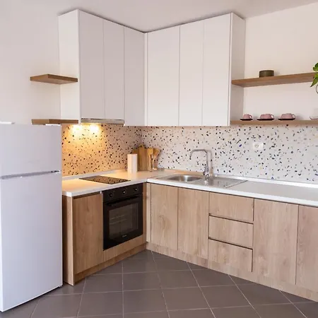 Lulu - Sunset Appartement Golem (Tirana)