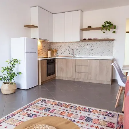 Lulu - Sunset Apartman *