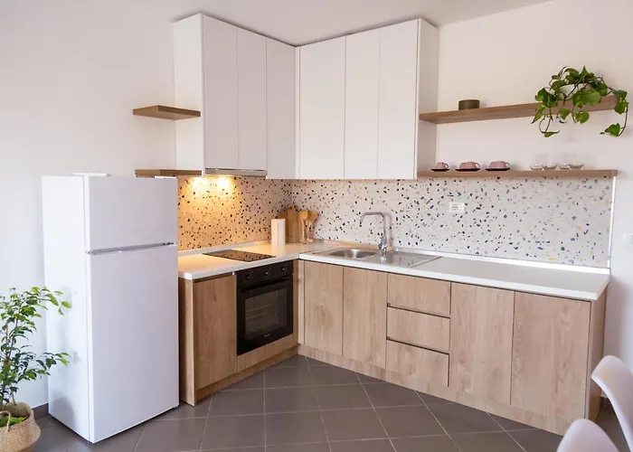 Lulu - Sunset アパート ゴーレム